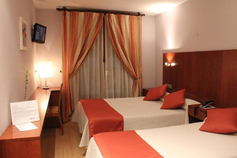Bedroom 3, Hotel Jaques, Huesca