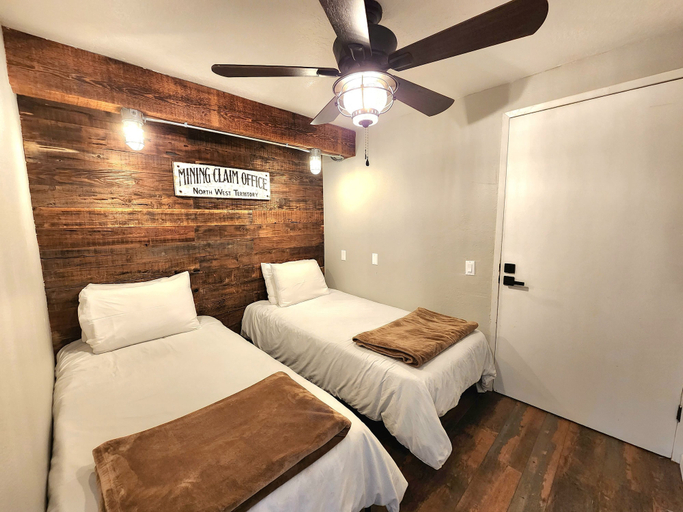 Bedroom 5, Miners Suite in Shaver Lake, Fresno