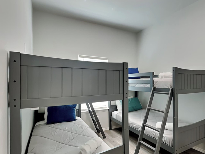Bedroom 2, Come And Catch It by Miss Kitty’s, Aransas