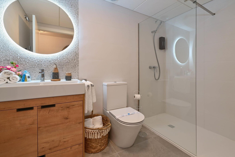 Room 2, Cuarenta y Tres 4 pax, Alicante