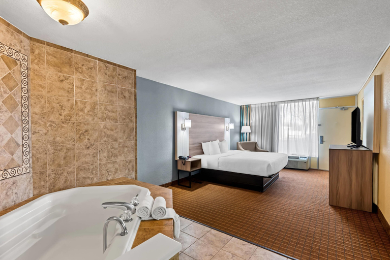Bedroom 4, Quality Inn Fort Dodge, Webster