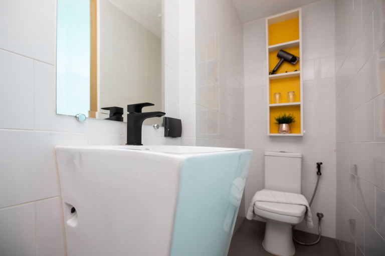 Bathroom, NaiHarn Duplex with Pool View UTL A310, Pulau Phuket