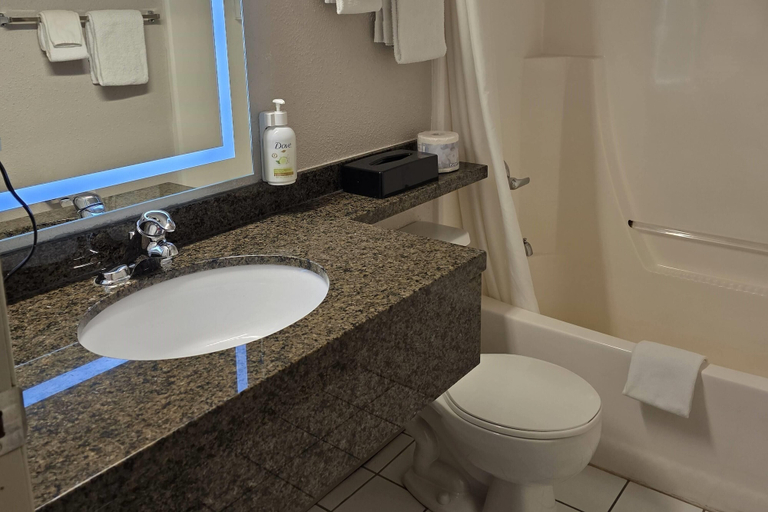 Bathroom 4, Super 8 By Wyndham Swift Current, Division No. 8