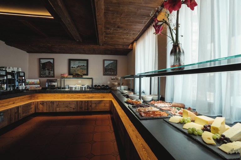 Food & Drinks 5, Zermatt Budget Rooms, Visp