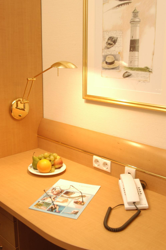 Others 5, Hotel Prinz Heinrich, Emden