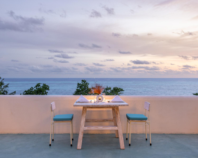 Food & Drinks 5, Isla Retreat, Baa Atoll