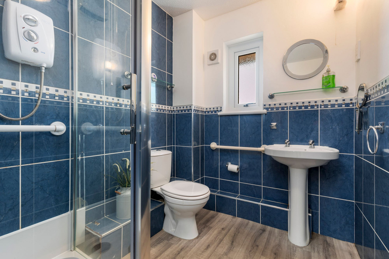 Room 2, Little Haven - Cosy Tenby Apartment, Pembrokeshire