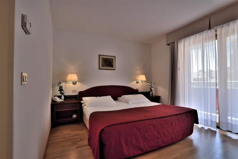 Bedroom 2, Hotel Hannover, Gorizia
