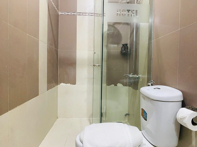 Bathroom 3, LE'S HOTEL & APARTMENT, Da Nang