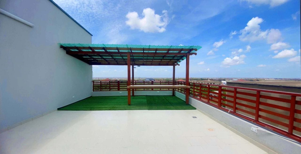 Others 4, Breezy Mountain View, Tema