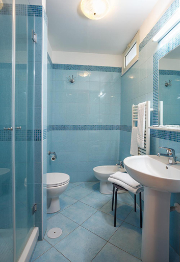 Bathroom 4, Hotel Club, Napoli