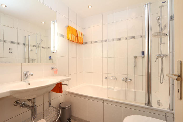Bathroom 4, Hotel Feehof Garni, Visp