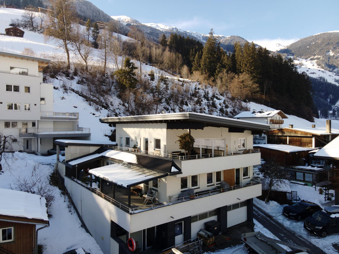 3, Apartment in Hippach near Mayrhofen Ski Area, Schwaz