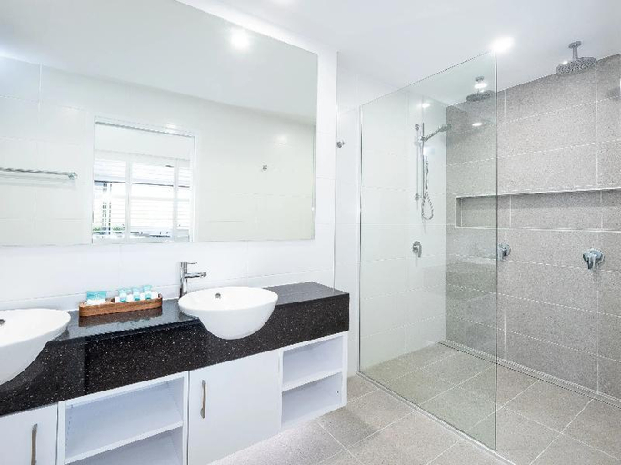 Bathroom 5, Saltwater Luxury Apartments, Douglas