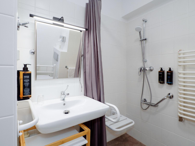 Bathroom 3, Mercure Czestochowa Centrum, Częstochowa City