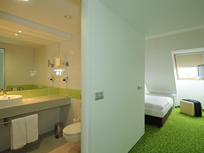 Bedroom 2, Hotel Budapest, Budapesti