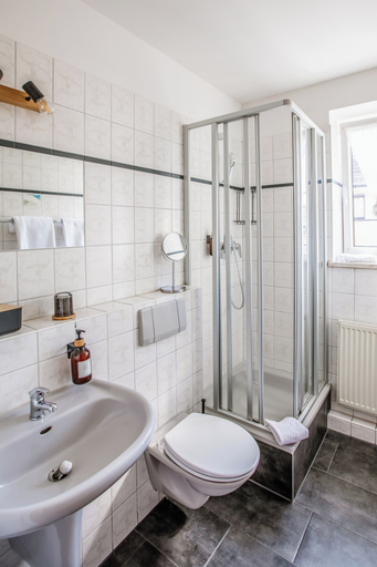 Bathroom 5, Hotel Gartenstadt, Erfurt