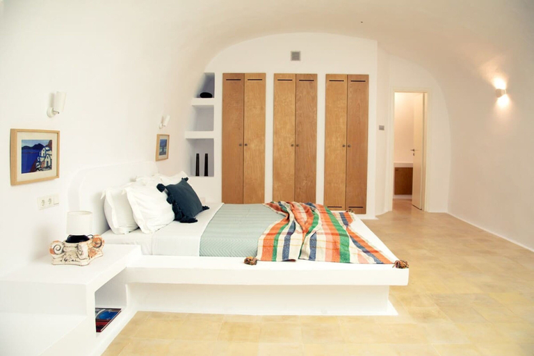 Room 4, Amphora Cave Seaside Retreat in Akrotiri, South Aegean