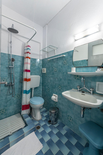 Bathroom 4, Hotel Manos, South Aegean