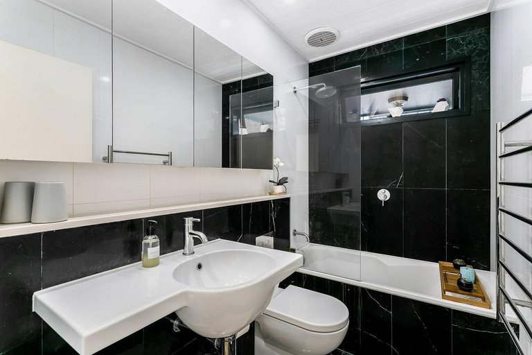 Others 2, Beautiful Unit in Neutral Bay - Holdsworth St, Sydney
