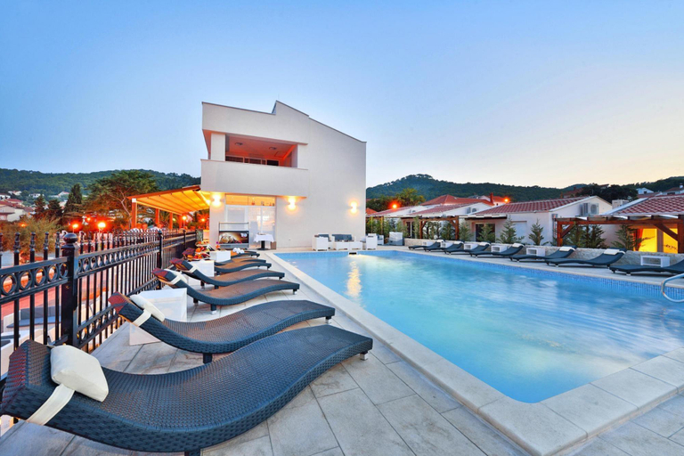 Others 3, Apartment on Ugljan with Pool Sandy Beach, Preko
