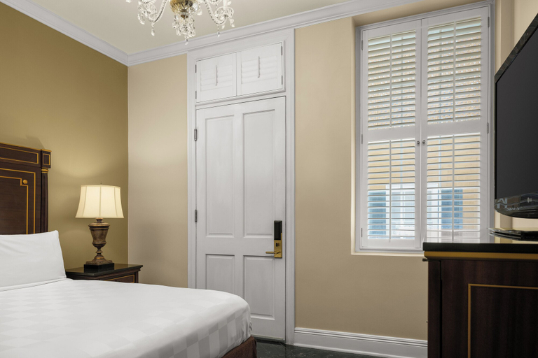 Bedroom 3, Hotel Mazarin, Orleans