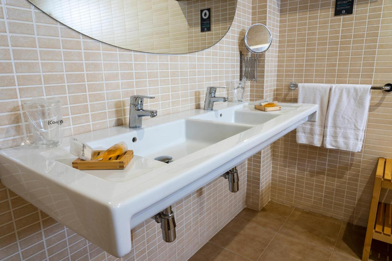 Bathroom 3, Hotel Rural Arroyo la Plata by Bossh Hotels, Badajoz