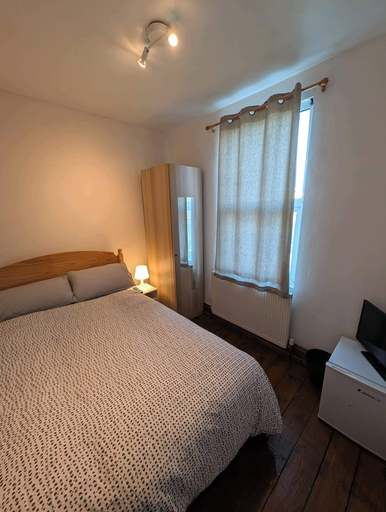 Bedroom 4, 3b-10min City Airport, Parking, No Parties Allowed, London