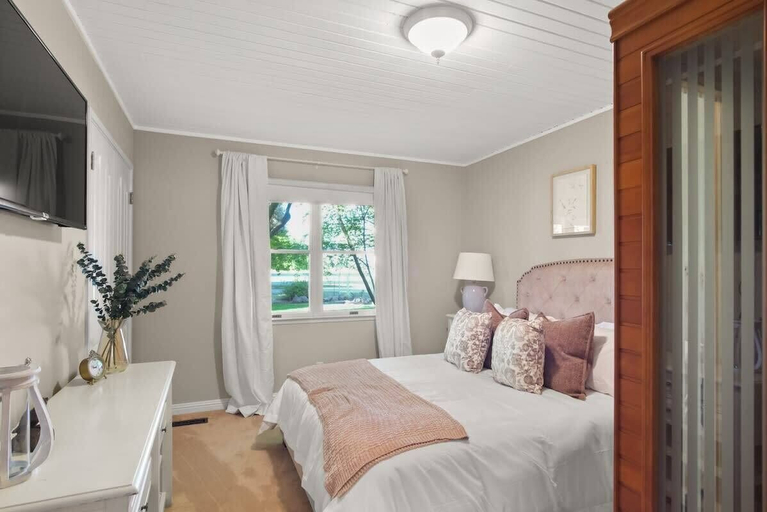 Bedroom 4, @ Marbella Lane - Alpaca Farm House l Pool, Stanislaus