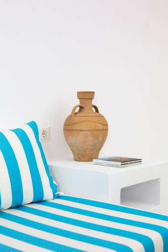 Room 5, Amphora Cave Seaside Retreat in Akrotiri, South Aegean