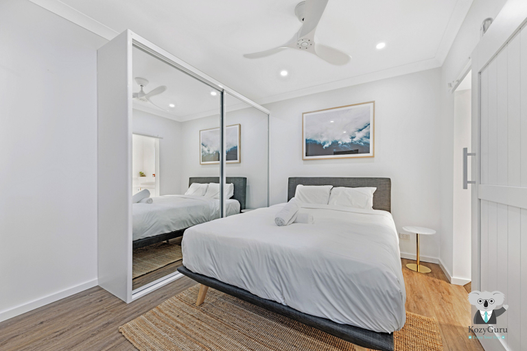 Others 2, Kozyguru | Bondi Beach | Lovely Studio, Sydney