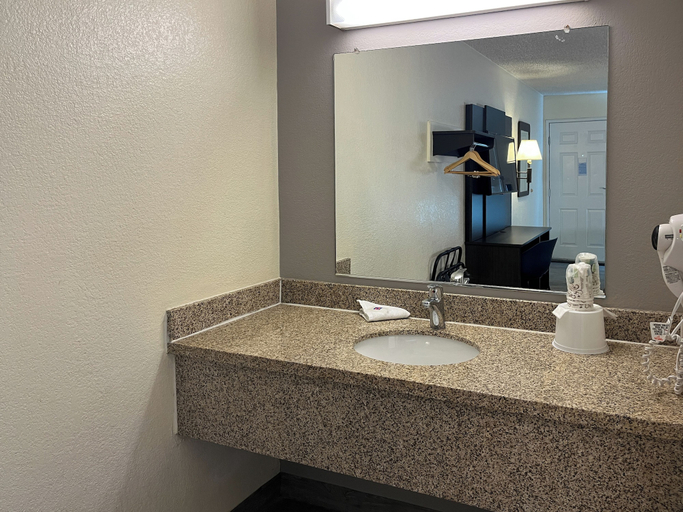 Bathroom 4, Motel 6 Las Vegas, NV - Strip, Clark