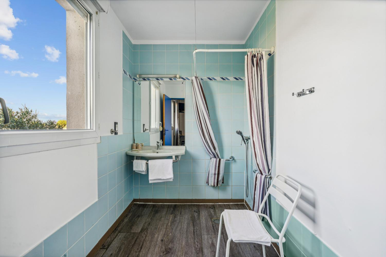 Bathroom 4, Hotel AKENA Chateaurenard - Parc des Expositions Avignon, Bouches-du-Rhône
