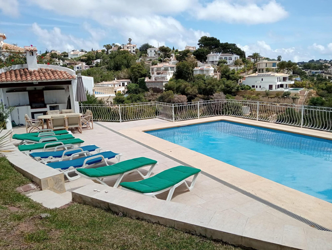 Room 2, Maria 10 in J vea With 5 Bedrooms and 3 Bathrooms, Alicante