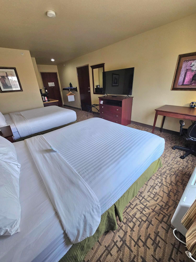 Bedroom 2, Cobblestone Inn & Suites - Clintonville, Waupaca