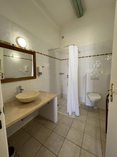 Bathroom 3, Hotel La Potiniere, Var