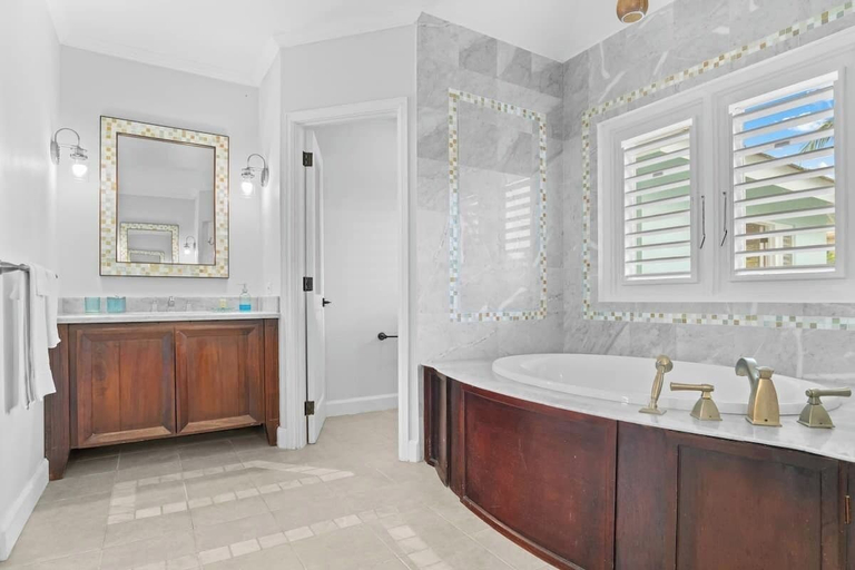 Bathroom 3, Greens 4BR