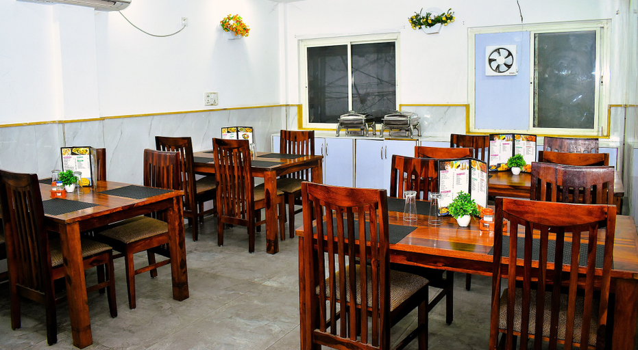 Food & Drinks 5, BH Hotels Aero Suites- Airport Road, Delhi