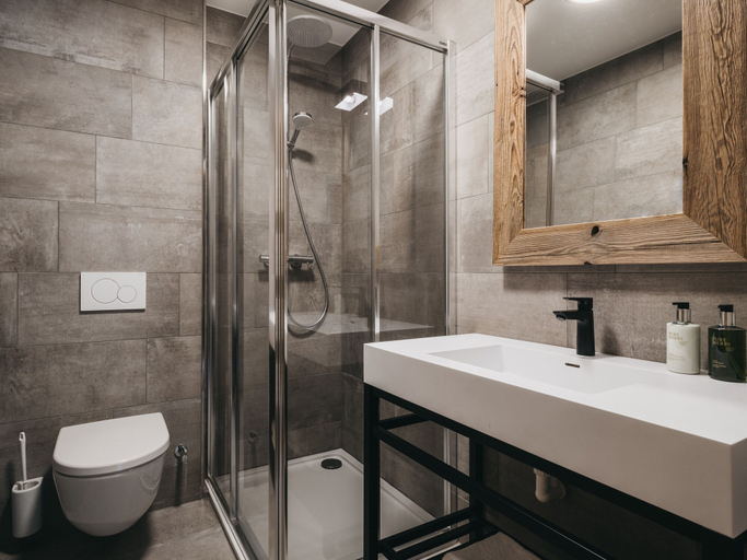 Bathroom 3, VAYA Gerlos, Schwaz