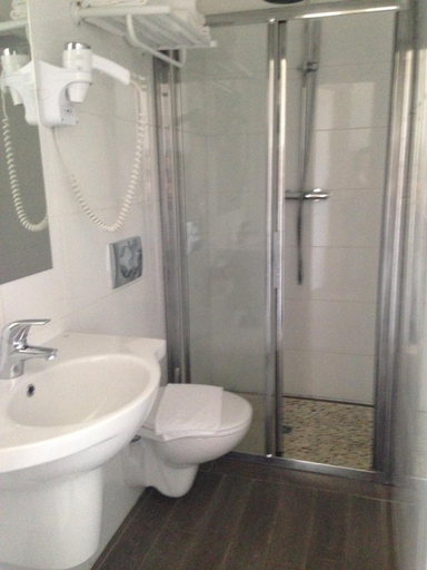 Bathroom 5, Hotel U Campanile, Haute-Corse