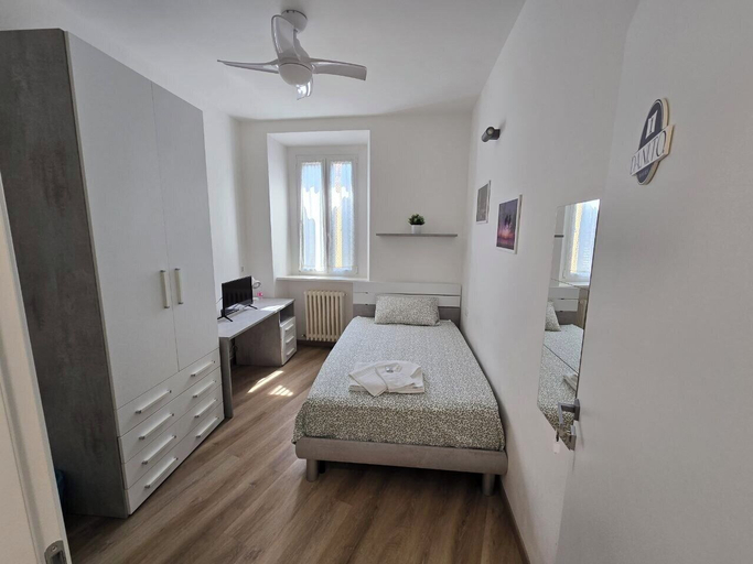 Others 4, DANITO ROOMS, Ancona