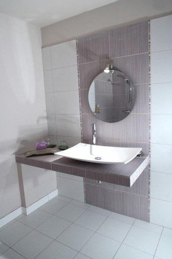 Others 3, Hotel Le Relais Louis XI, Loiret