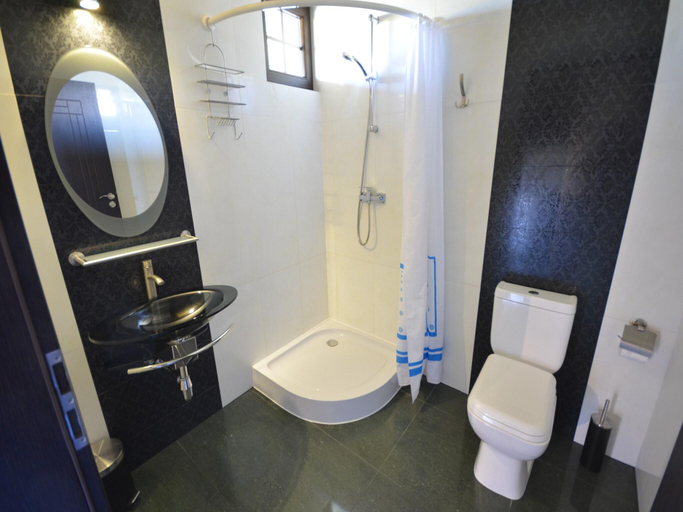 Bathroom 3, Tranquil Baltic Escape, Sławno