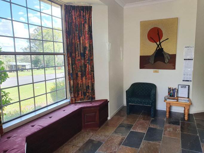 Public Area 2, McNevin's Warwick Motel, Warwick - Central