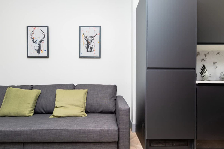 Room 2, 1 Bedroom Apartment-free Parking, Edinburgh