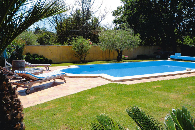 Others 5, Cozy Noves Home with Pool Access, Bouches-du-Rhône