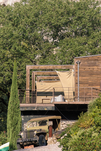 Others 2, Prehistoric Lodge, Ardèche