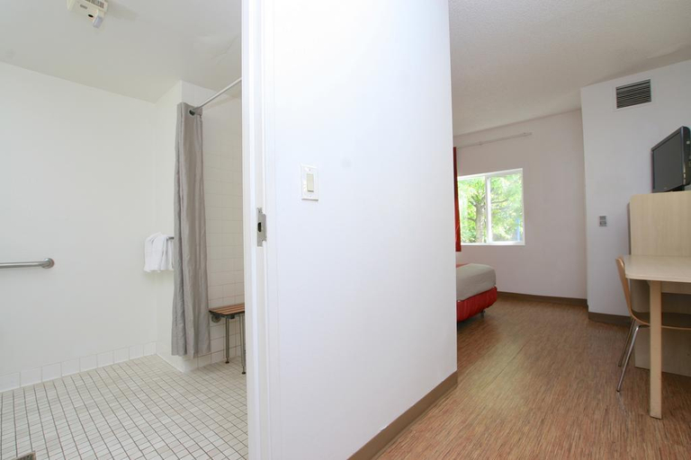 Bedroom 4, Motel 6 Burlington, Chittenden