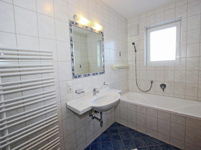 Bathroom 3, Apartment in Fiss near Ski Lifts, Landeck