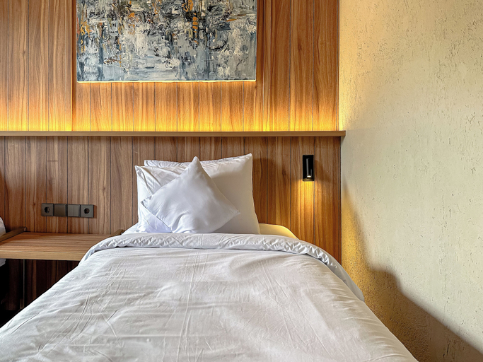bedroom 12